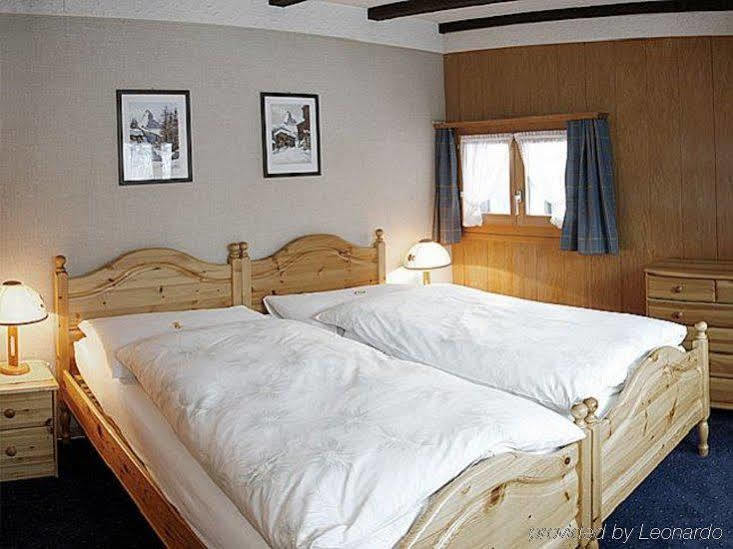 Petit Helvetia Budget Hotel Zermatt Rom bilde